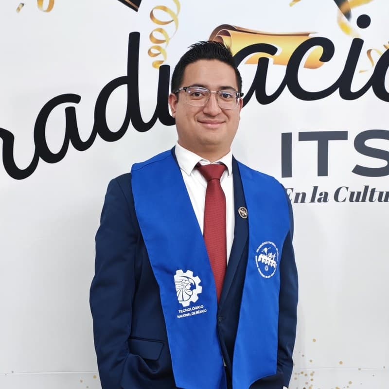 Sergio Saúl el día de su graduación
